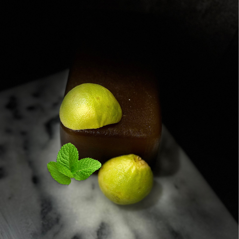 Pâte De Fruit Citron Vert Menthe Pâtes de fruits Qualité Artisanale Bloc moelleux de pâte de fruit citron vert menthe, une confiserie rafraîchissante et unique.