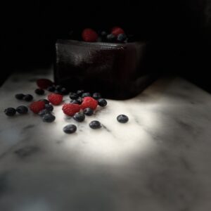 Pâte De Fruit Fruit Rouge Pâtes de fruits Qualité Artisanale Pâte de fruits rouges artisanale avec framboises, fraises, mûres et cassis, confectionnée par Les Délices de Loris.