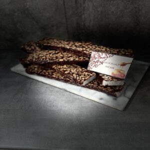 Nougat Noir Nougats Qualité Artisanale Nougat noir artisanal avec une texture parfaite