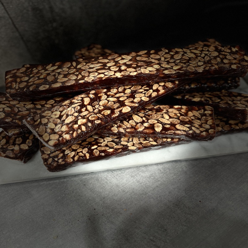 Nougat Noir Nougats Qualité Artisanale Confiserie artisanale de nougat noir aux saveurs intenses