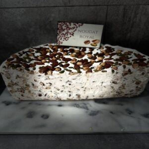Nougat Royal Nougats Qualité Artisanale Nougat royal artisanal aux amandes et pistaches, texture fondante et croquante