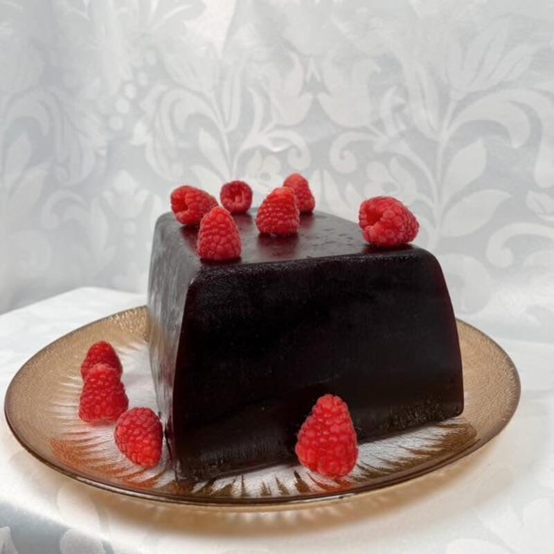 Délicieuse pâte de fruit à la framboise avec une finition délicate, parfaite pour vos moments gourmands