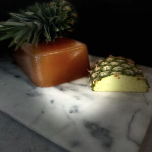 Pâte de fruit artisanale à l’ananas, confiserie exotique et fruitée